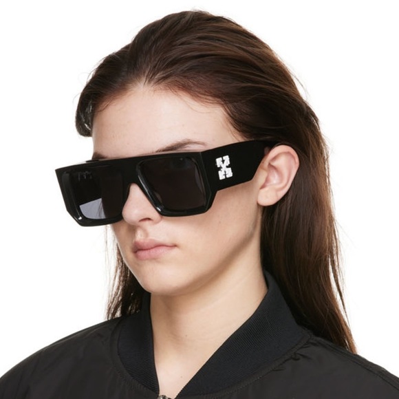 OFF-WHITE
Black Tropez Sunglasses